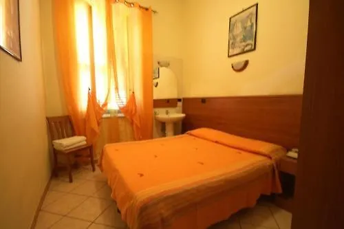 Hotel Casanova Nápoly 2*,